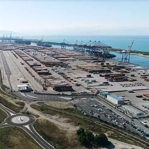 Completamento delle ultime banchine nel porto di Gioia Tauro