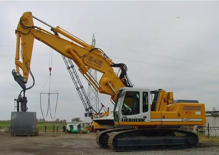 Escavatore idraulico Liebherr R 942