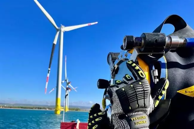 Installazione cavi sottomarini per parco eolico off-shore a Taranto