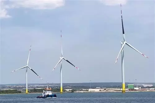 Installazione cavi sottomarini per parco eolico off-shore a Taranto